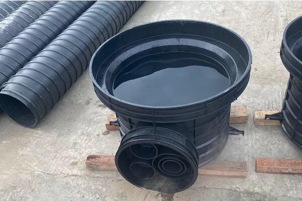 室內(nèi)排水管如何接入塑料檢查井？